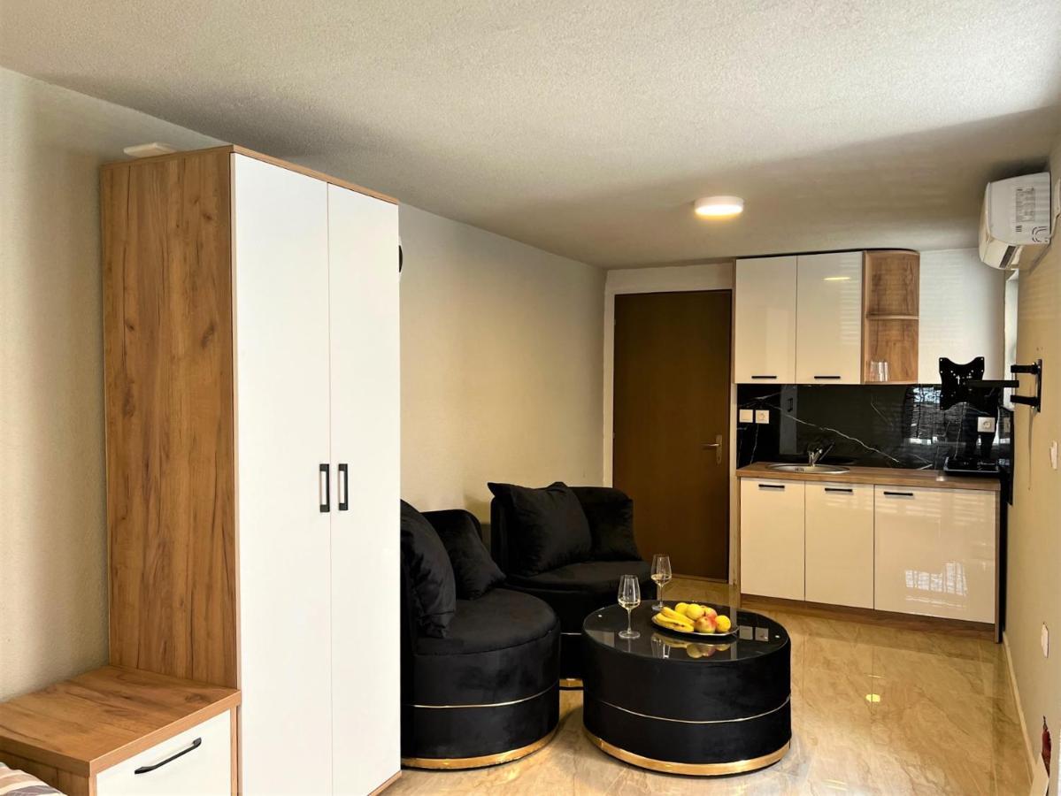 Apartments Melek เมดูลิน ภายนอก รูปภาพ