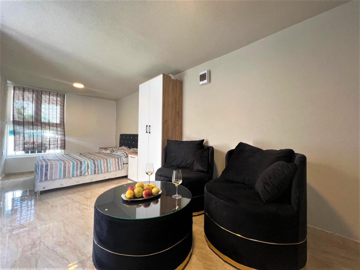 Apartments Melek เมดูลิน ภายนอก รูปภาพ
