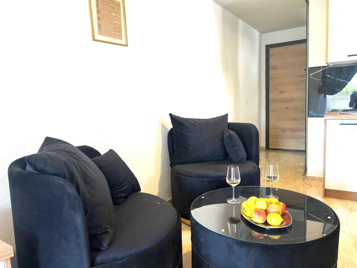Apartments Melek เมดูลิน ภายนอก รูปภาพ