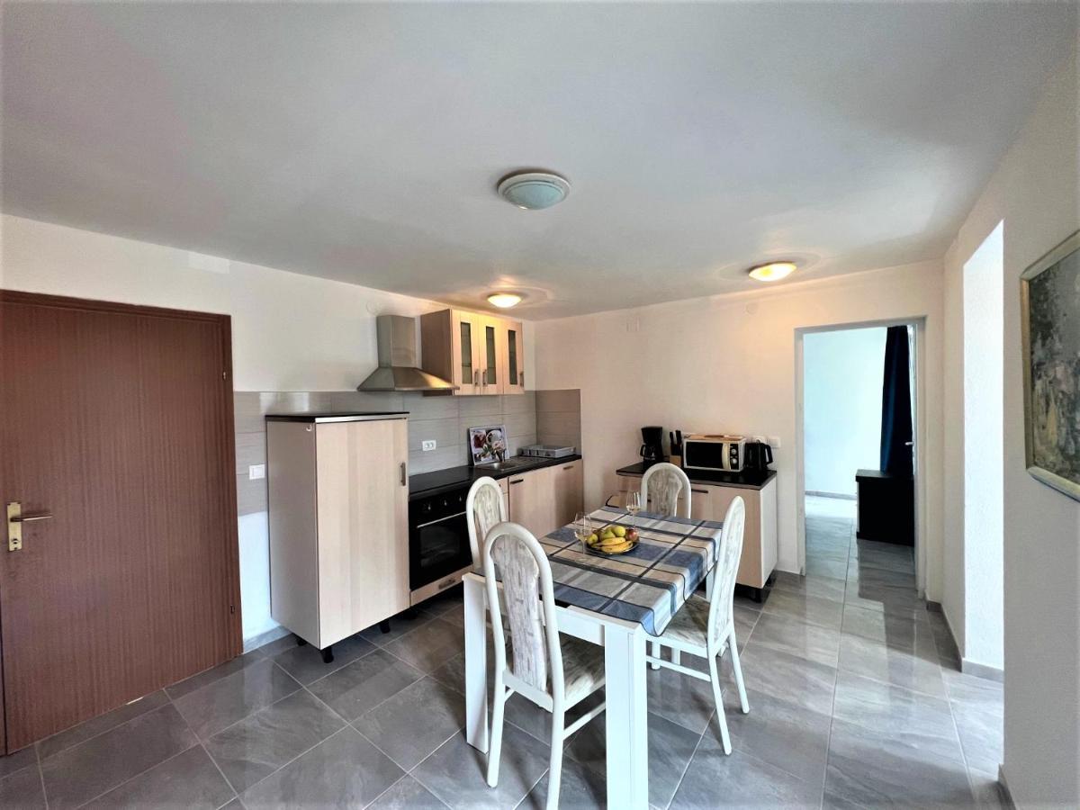 Apartments Melek เมดูลิน ภายนอก รูปภาพ