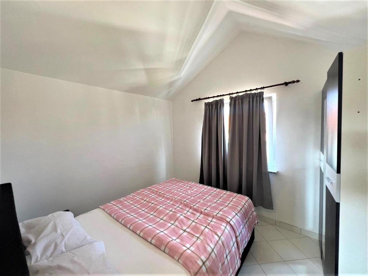 Apartments Melek เมดูลิน ภายนอก รูปภาพ