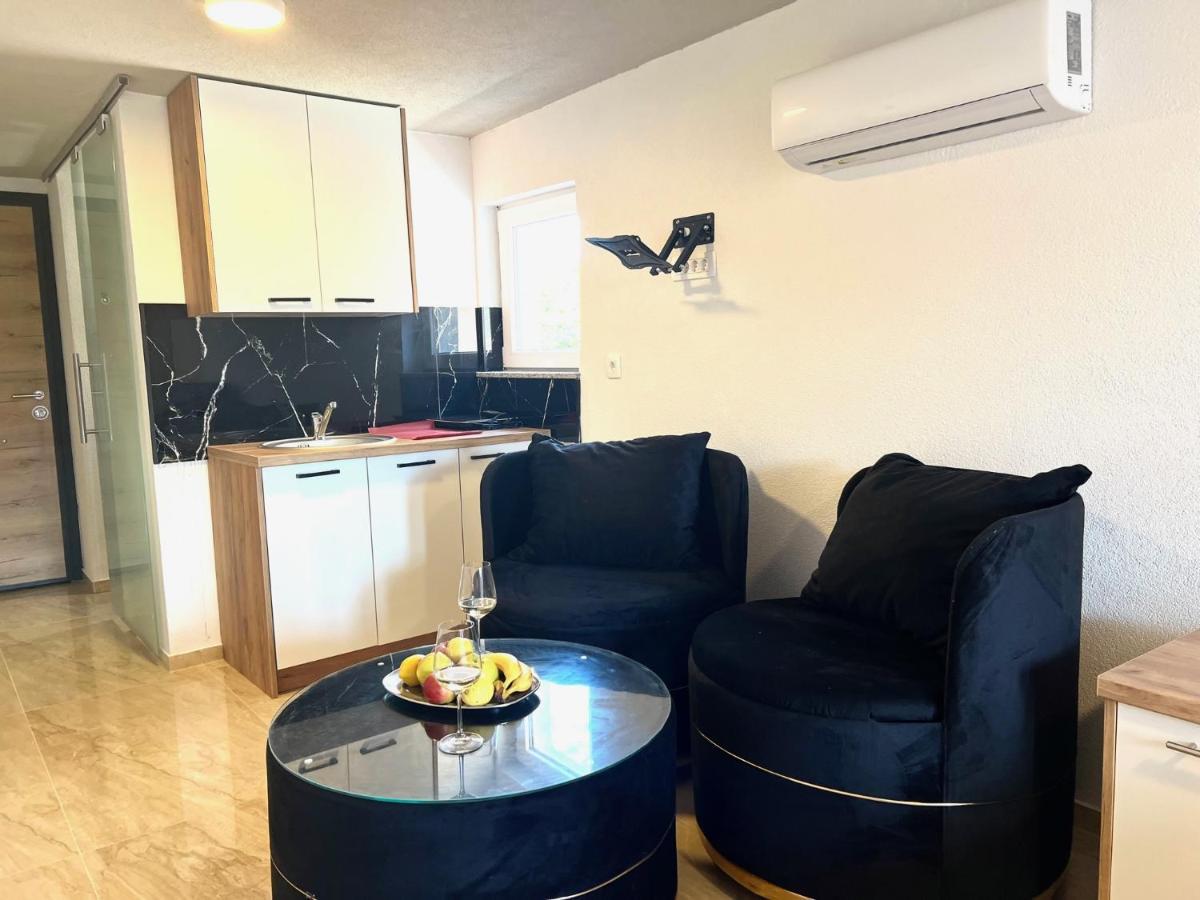 Apartments Melek เมดูลิน ภายนอก รูปภาพ
